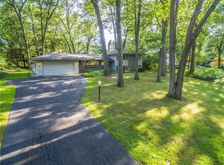 3 Sedgebrook Rd, Pittsford, NY 14534