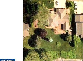 1525 Cowling Bay Rd, Neenah, WI 54956