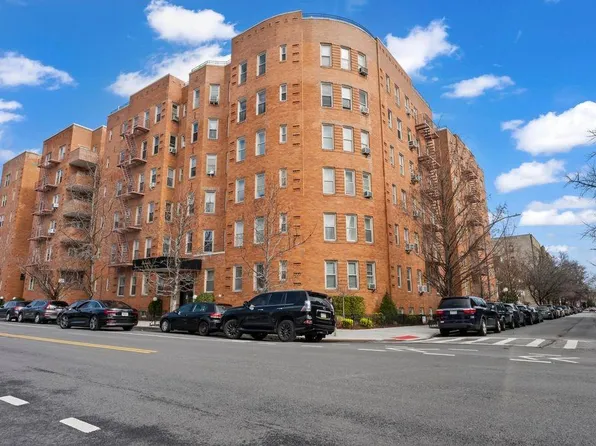 9437 Shore Road image 23 of 28