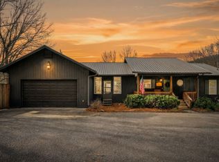929 Old Casey Cove Rd, Lancaster, TN 37166