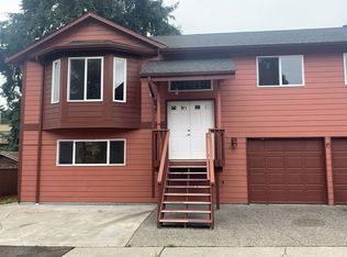 1215 N 185th Ct, Seattle, WA 98133