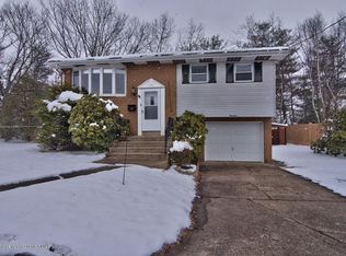14 5th St, Moosic, PA 18507