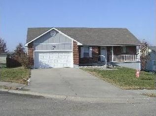 206 Morningview Dr, Harrisonville, MO 64701