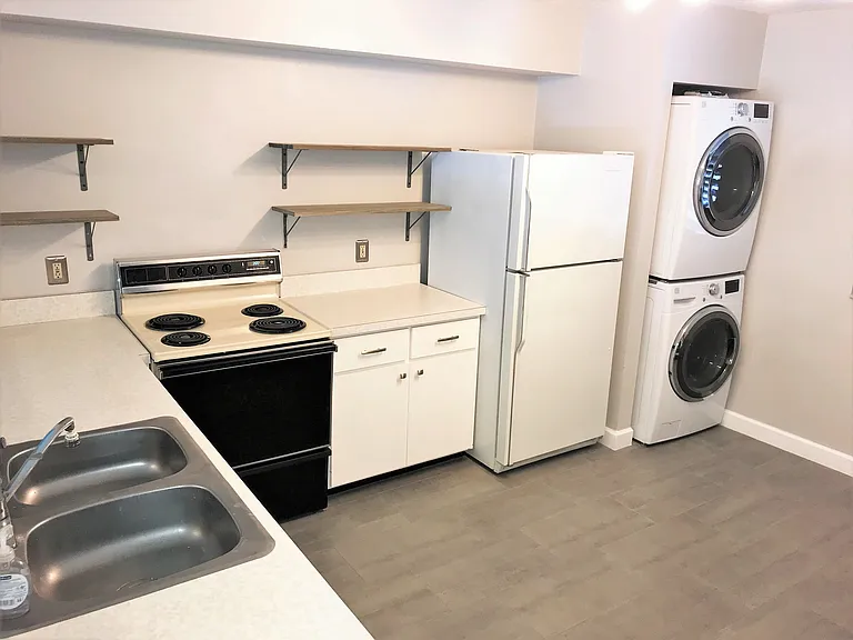 283 Sherwood Dr — Photo 3