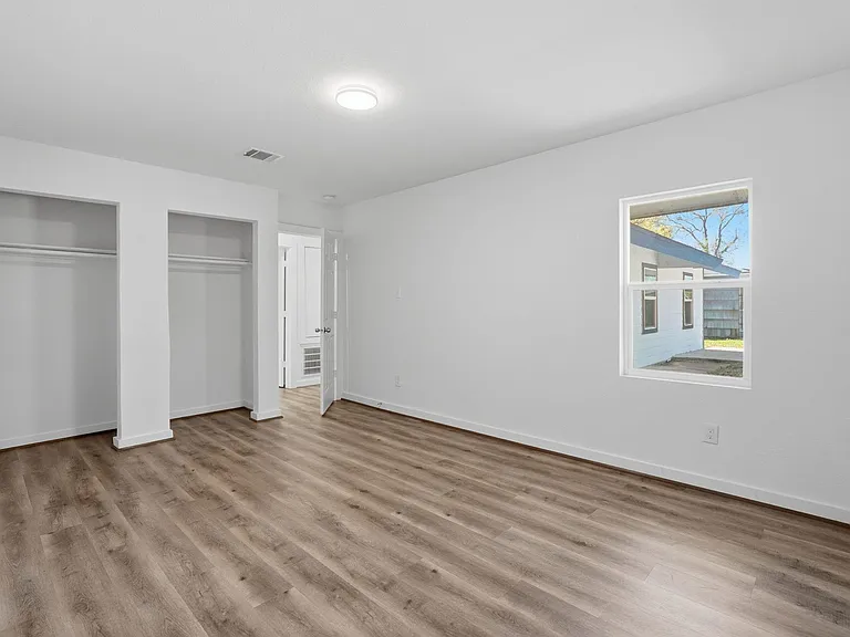 5962 Ridgeway Dr — Photo 16