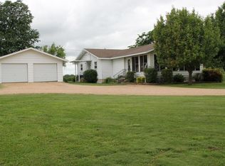 2167 Red Hill Dr, Crane, MO 65633