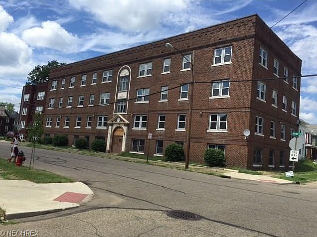 2nd image of 3020 Chartiers Ave