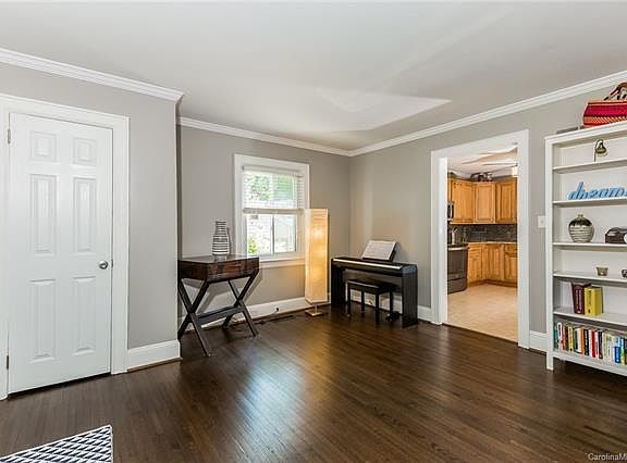 4th image of 126 1st St