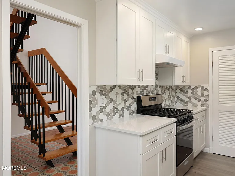 2 Elizabeth Ct — Photo 8