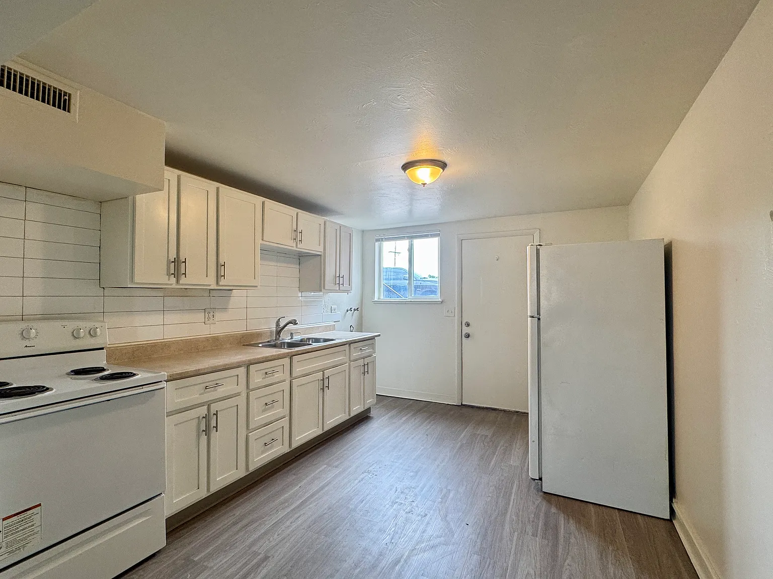 2 bed, 750 sqft, $1,410 — Photo 4