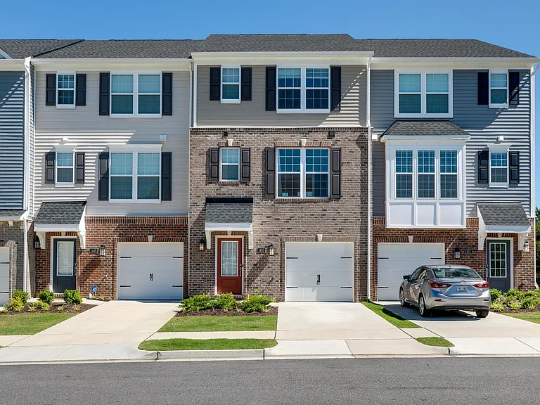 1403 Kerr Dr — Photo 3
