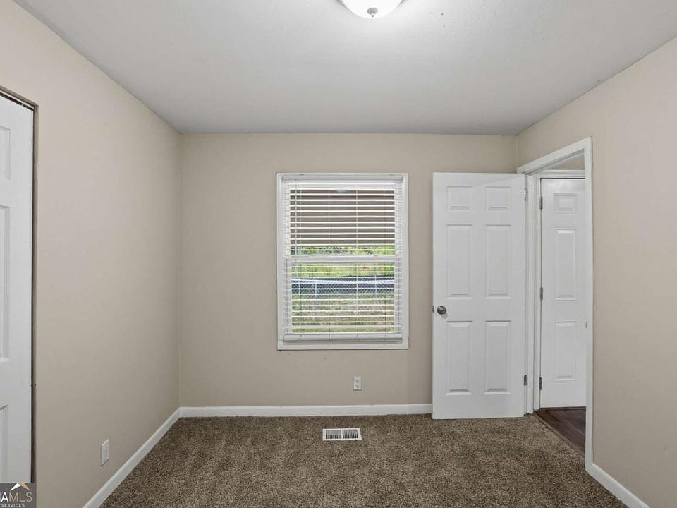 13th image of 748 Amber Pl NW