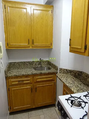 Rented by Green Home NY Realty LLC | media 17