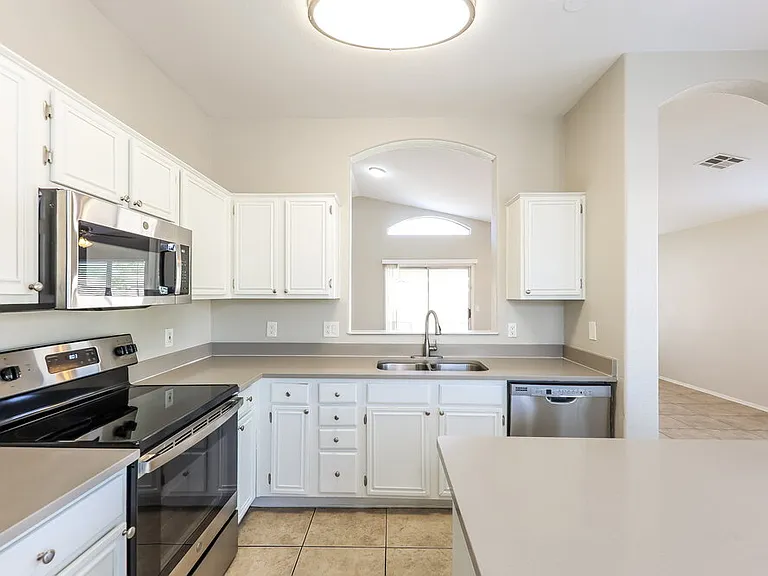 7427 W Tina Ln — Photo 9