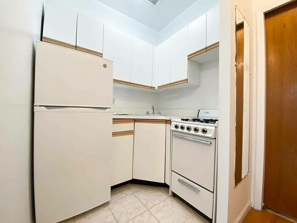 2nd image of 341 E 77th St #1WF