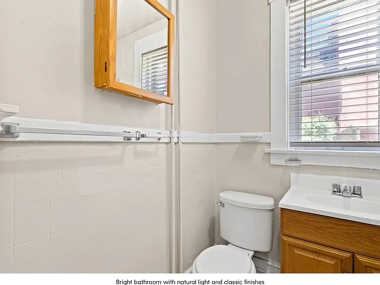 1170 N Logan — Photo 15