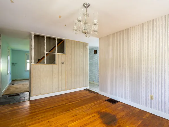 17 Spinney Creek Road, Eliot, ME 03903