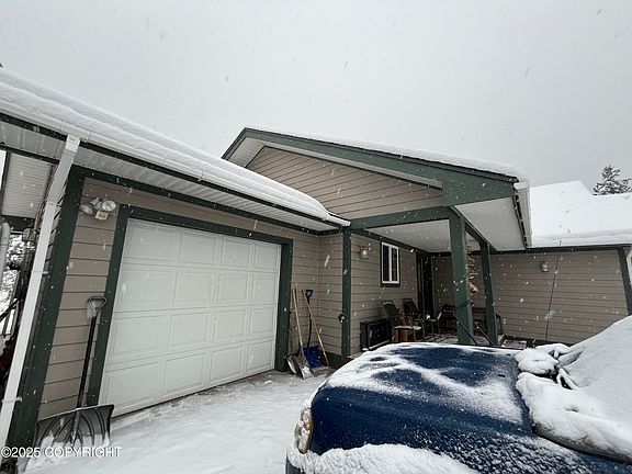 2nd image of 704 Unimak St