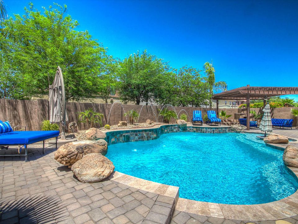 1st image of 17558 W Desert Ln