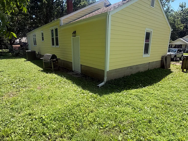 111 W Hickory St — Photo 4