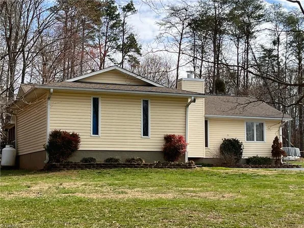 197 Woodstone Dr, Stoneville, NC 27048