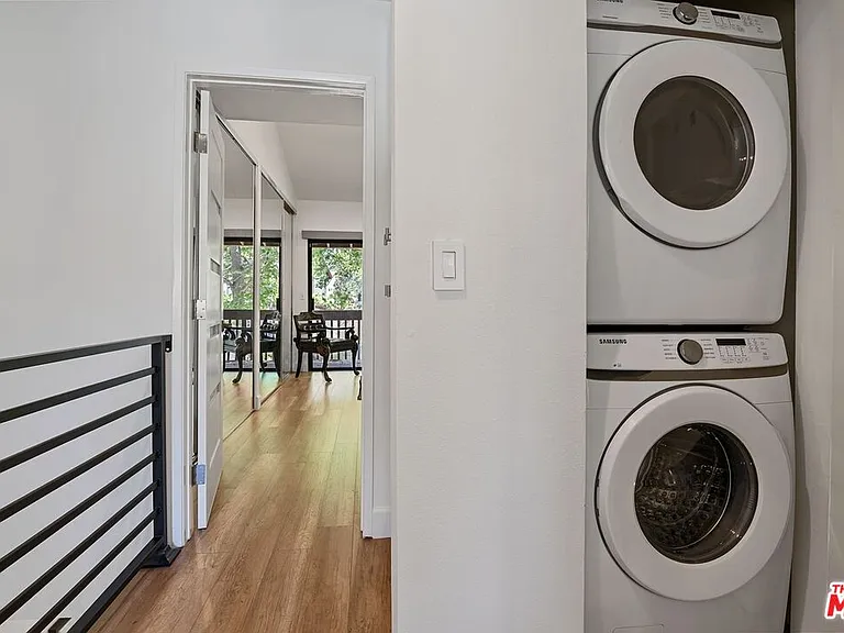 5720 Owensmouth Ave #142 — Photo 12