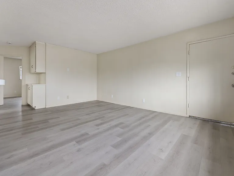 3877 Menlo Ave #10 — Photo 7