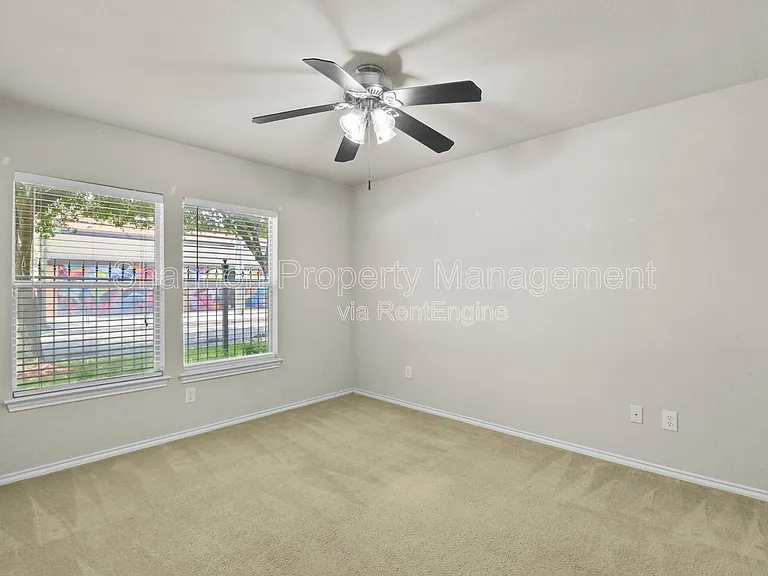 2711 Polk St — Photo 5