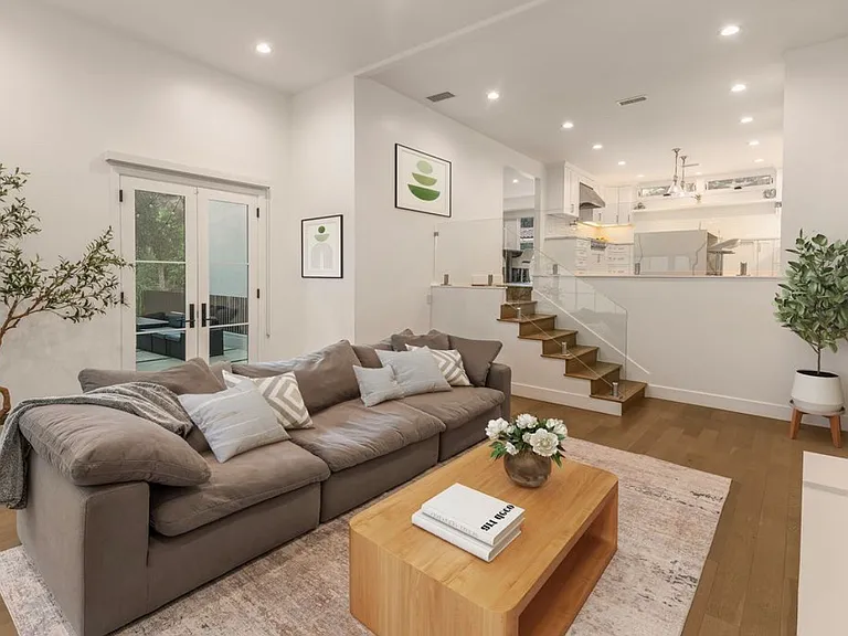 6467 Deep Dell Pl — Photo 4