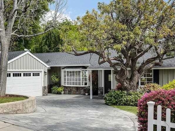 1494 Scenic Dr, Pasadena, CA 91103