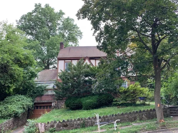 52 Burlington Rd, Tenafly, NJ 07670