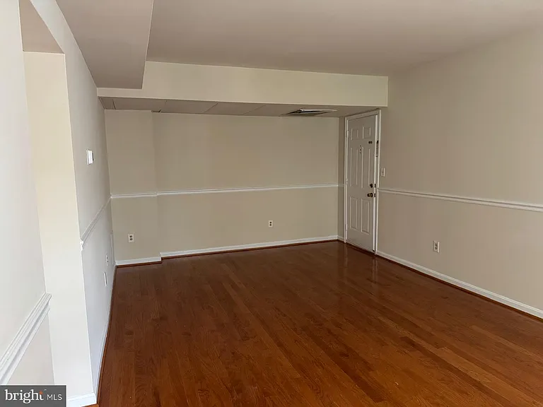 1720 Queens Ln #3172 — Photo 5