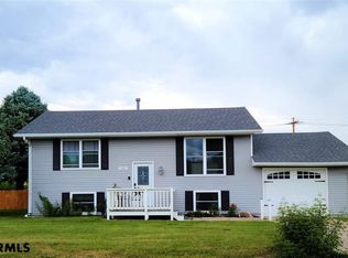 1740 Bonanza St, Gering, NE 69341