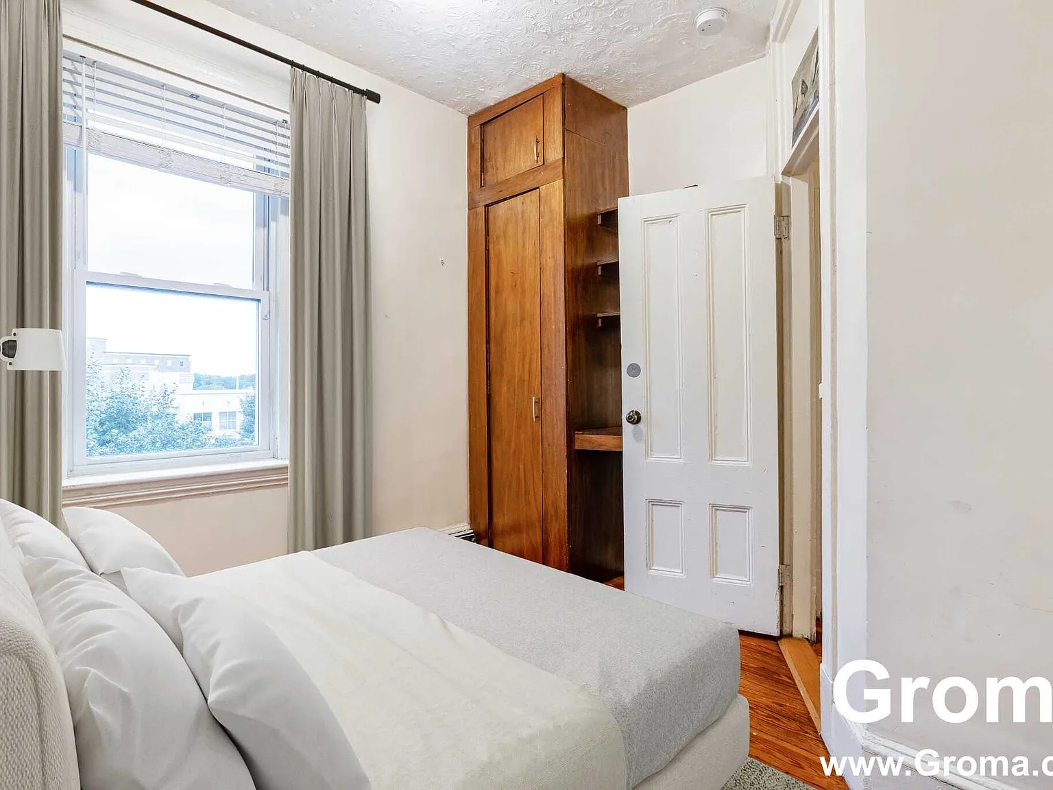 4 bed, $4,230 — Photo 3