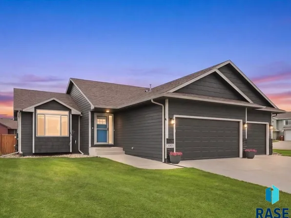 2912 S Lucerne Ave, Sioux Falls, SD 57106