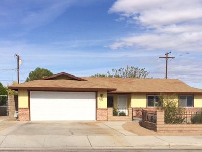 700 W Dolphin Ave, Ridgecrest, CA, 93555