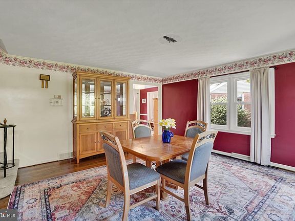 2nd image of 3310 Edenbridge Rd