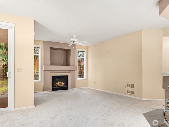 4th image of 4325 NE 5th Court #C101