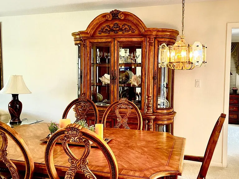 1064 Cimarron Dr — Photo 4