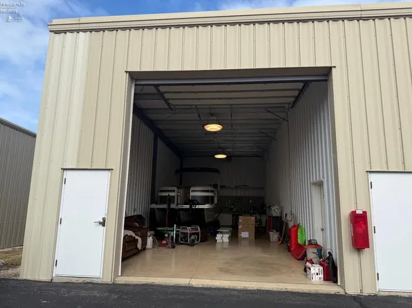 680 S Plasterbed Rd #2-12, Port Clinton, OH 43452