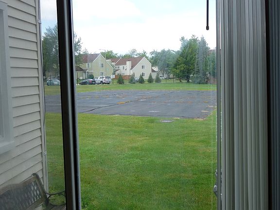 3rd image of 7652 Weymouth Cir