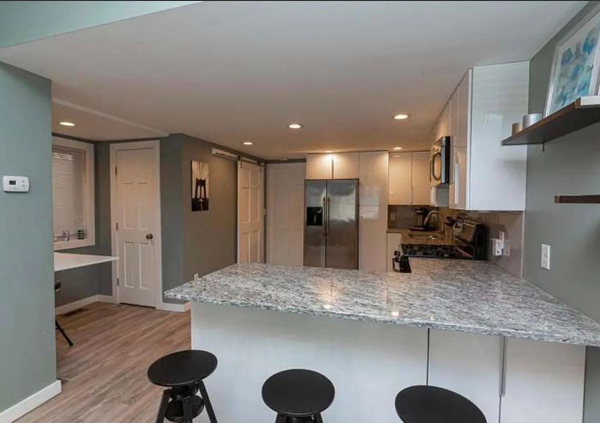1 bed, 1.5 bath, 800 sqft, $1,600 — Photo 4