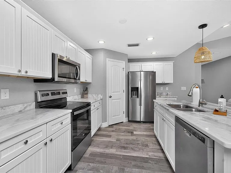310 Albatross Rd — Photo 5