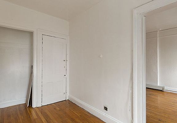 5th image of 925 Bedford Ave