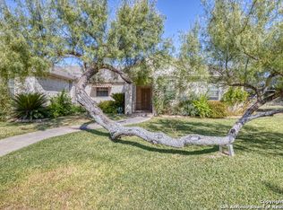 47 Acacia Dr N, Uvalde, TX 78801