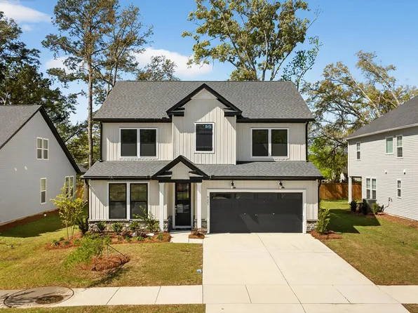 226 Creek Pointe Dr, Moncks Corner, SC 29461