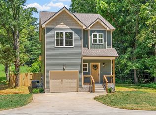 2141 Sanders Rd, Clarksville, TN 37042