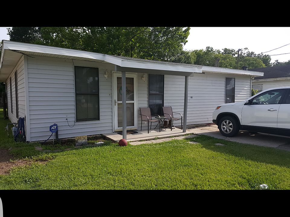 Great starter home! 