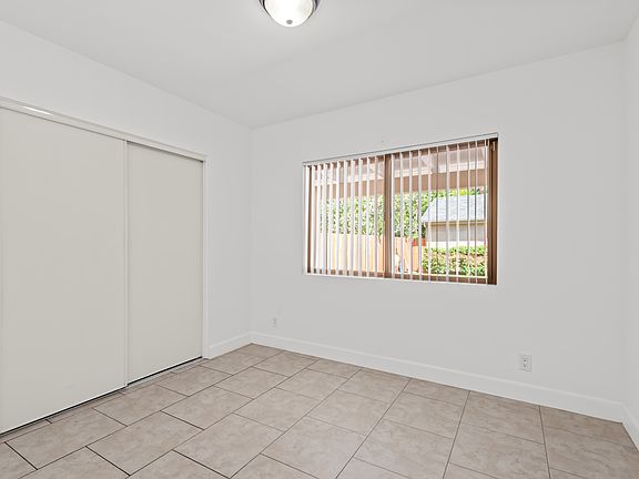 4th image of 4422 Matilija Ave