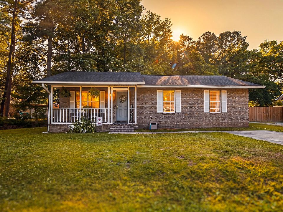 1st image of 216 Azalea Ct
